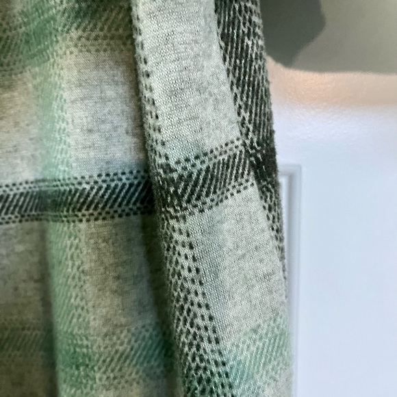 THREAD AND SUPPLY Green Plaid Shirt, Size Medium - Picture 12 of 12